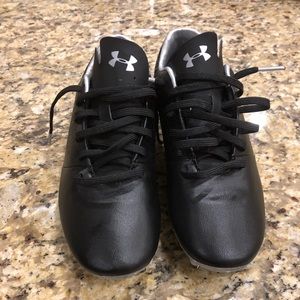 Under Armour Kids soccer cleat